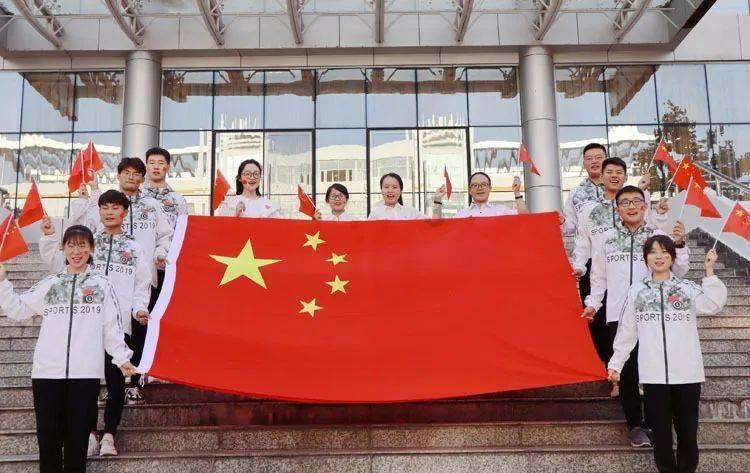 牛在田地里吃的很饱，但长的很慢是什么原因？怎么喂能长快一些？游戏画面
