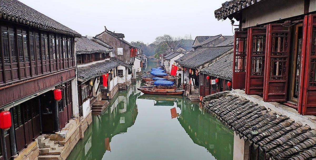 集装箱货运船